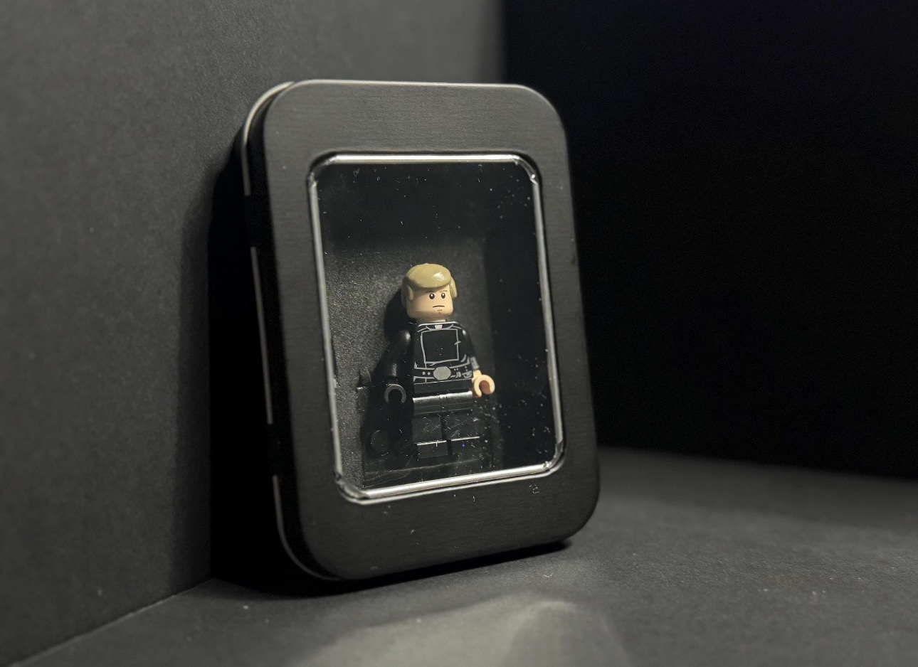 Pocket Figure Display Case (Single + Clip)